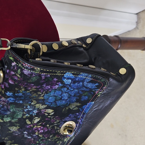 Spring Step L'Artist Leather Floral Shoulder Bag - Picture 4 of 12